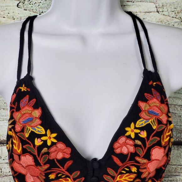 Forever 21 Women’s Black Embroidered Floral Crop Top Medium Boho Festival - Picture 3 of 8